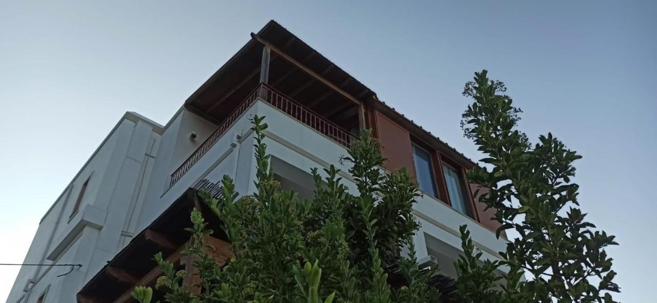 Miltiadis Apartments Sineti Exterior photo