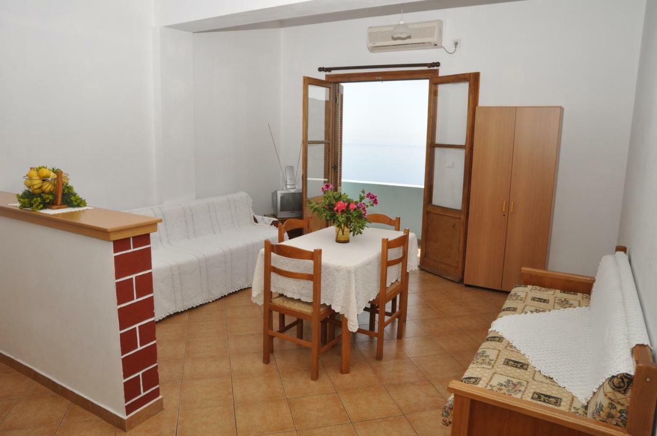 Miltiadis Apartments Sineti Exterior photo
